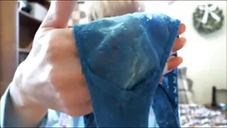 Kim cương ANH tục mang fim xês đôi giày đỏ và quái